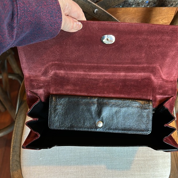 Chic Vintage Red Suede clutch black leather & satin interior - Picture 4 of 8